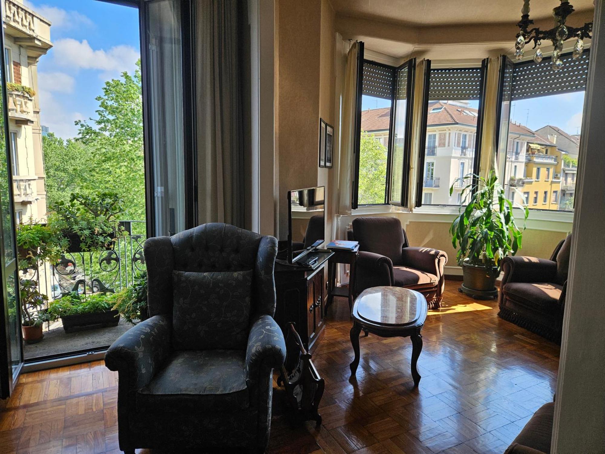 Homegallery - Elegante Appartamento Milanese Zewnętrze zdjęcie