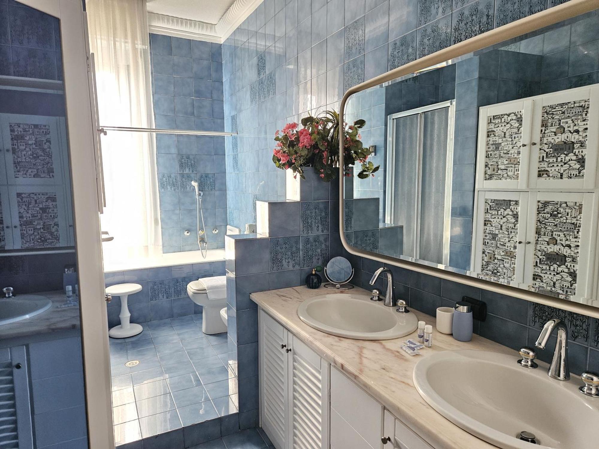 Homegallery - Elegante Appartamento Milanese Zewnętrze zdjęcie