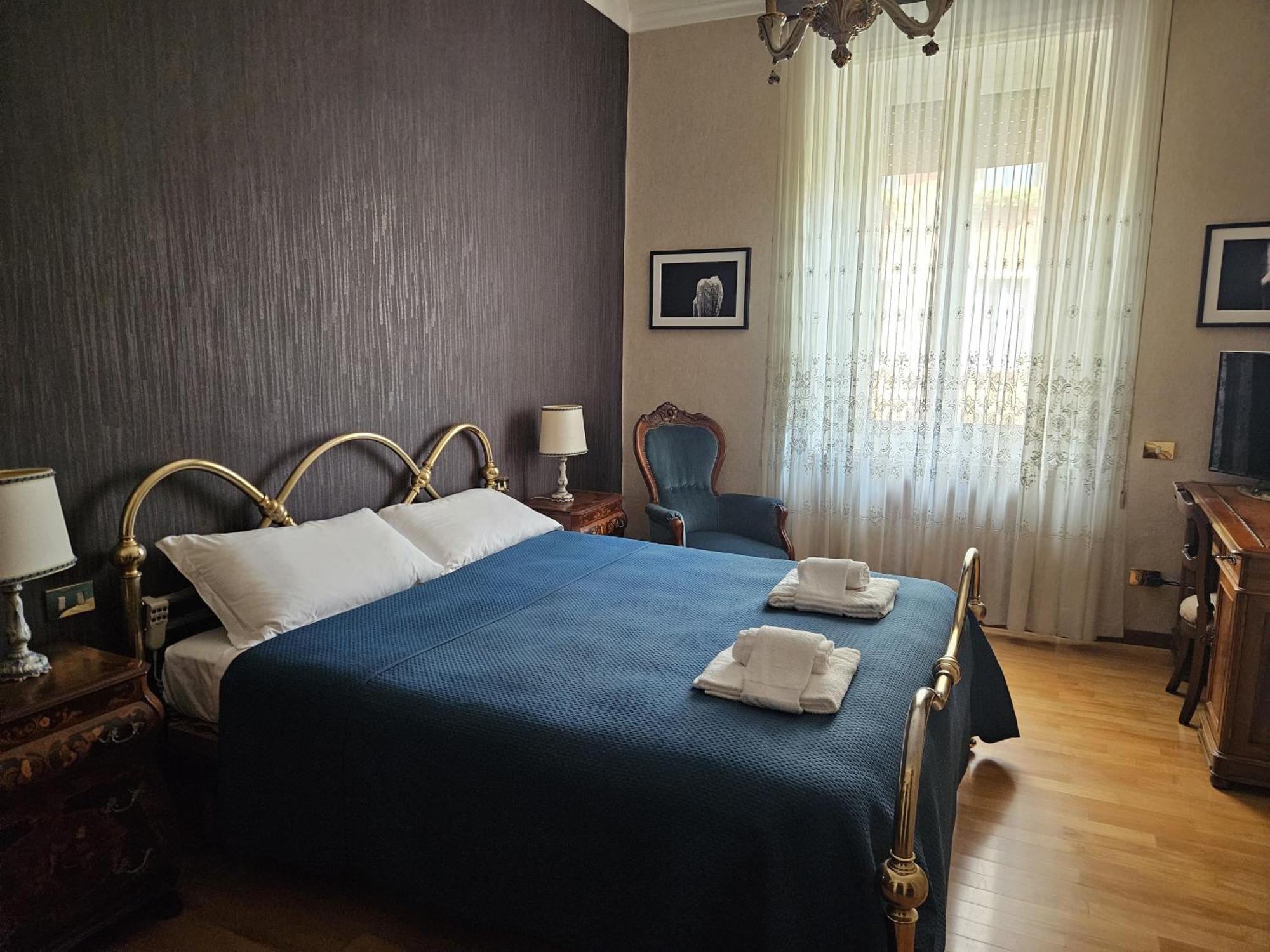 Homegallery - Elegante Appartamento Milanese Zewnętrze zdjęcie