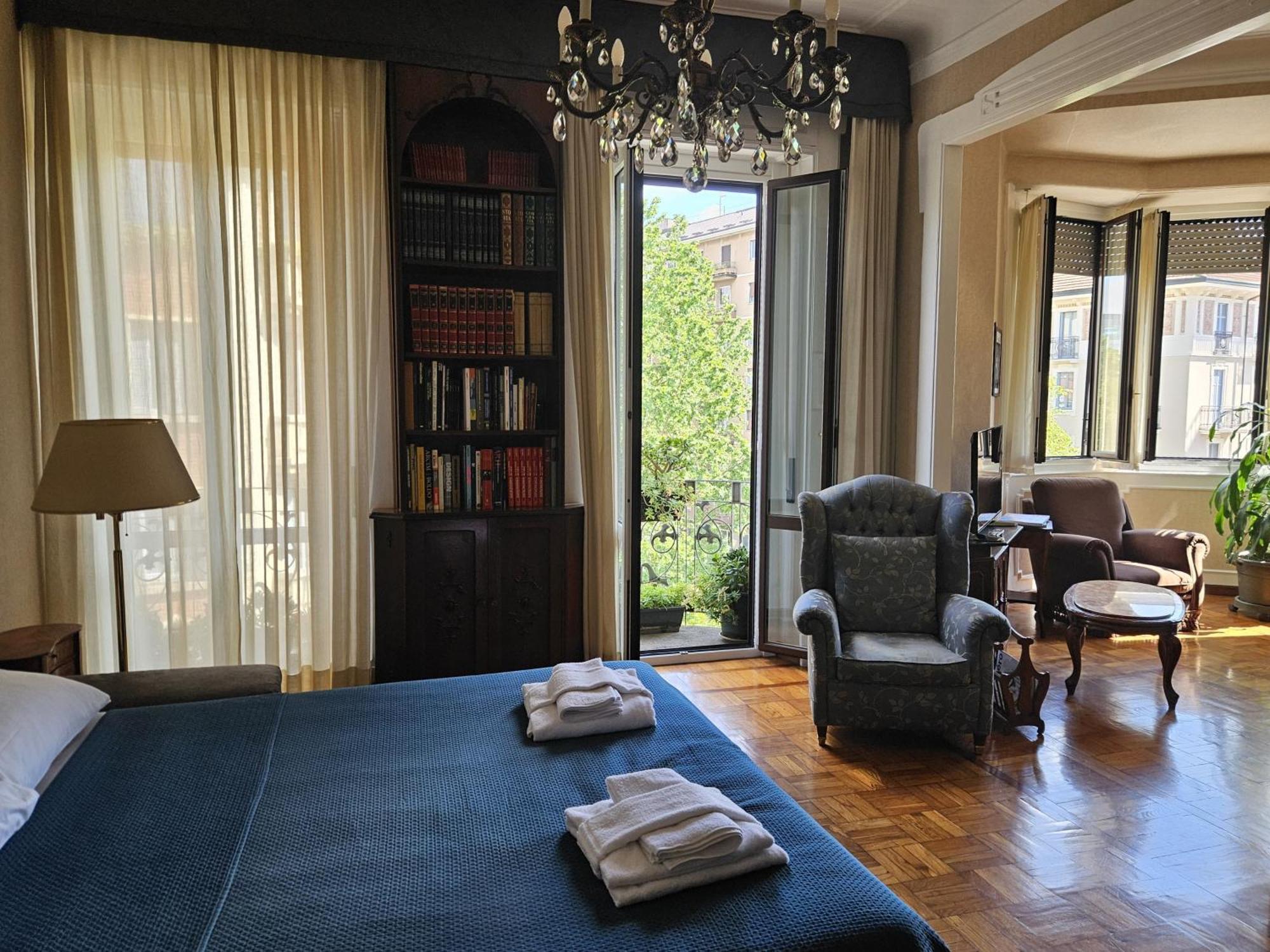 Homegallery - Elegante Appartamento Milanese Zewnętrze zdjęcie